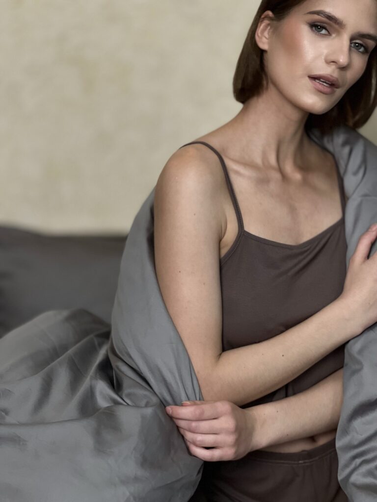 пододеяльник — насыщенный серый